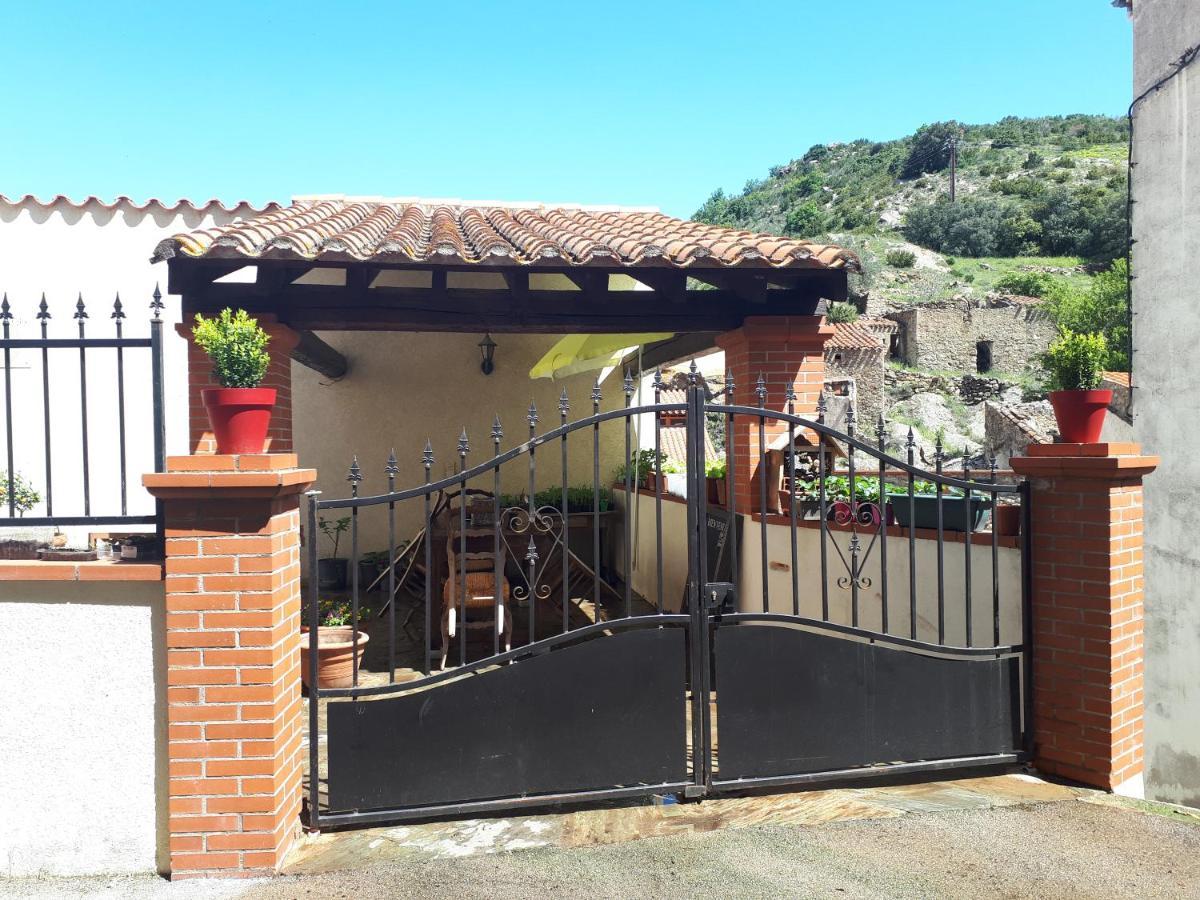 B&B Chambres "Chez Meme Germaine" Caramany Luaran gambar
